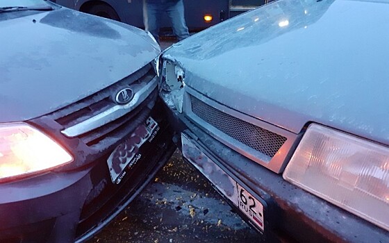 В Рыбном столкнулись три автомобиля
