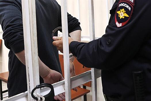 В Кирове мужчина избил и изнасиловал женщину на улице