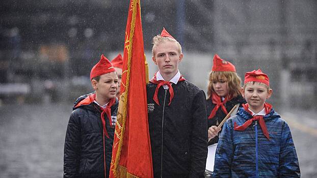 Не расстанусь с комсомолом