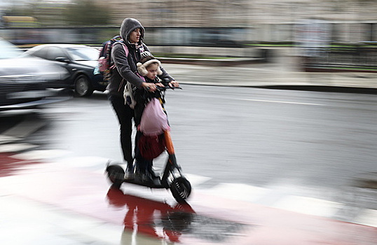 В Москве намерены вычислять нарушающих ПДД самокатчиков с помощью камер