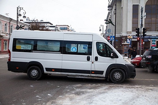 Две тюменки упали и получили травмы в маршрутках