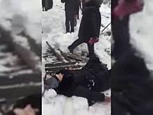 Крыша торгового ряда обрушилась на рынке в Макеевке