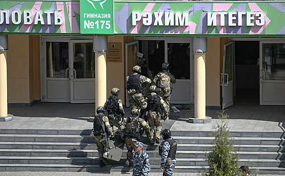 "Тут террорист": школьница рассказала о нападении в Казани