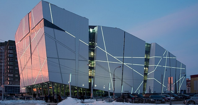 Сургутский ТРЦ «Вершина» собираются продать за 548 млн рублей