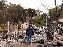 Число жертв пожаров в США возросло до 16 человек