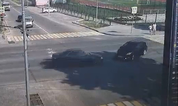 В Свободном при столкновении двух иномарок пострадали оба водителя
