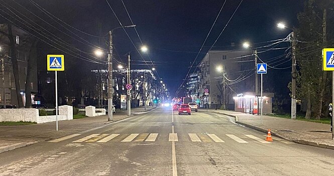 В центре Кирова под колёса иномарки попала 12- летняя девочка