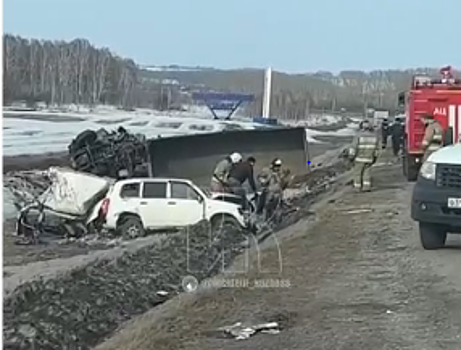 Смертельное ДТП с грузовиком произошло в Кузбассе