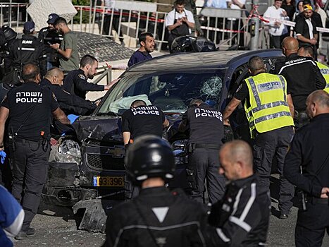 Нетаньяху назвал терактом наезд автомобиля на людей в Иерусалиме