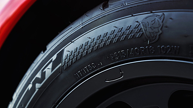 Dodge сделает первую серийную машину с дрэговыми шинами