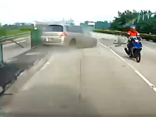 Мотоциклист едва не погиб и невозмутимо поехал дальше