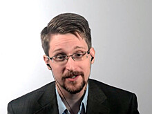 Сноуден заявил, что США используют панику вокруг воздушных объектов для отвлечения внимания