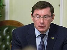 Изменение статуса депутатов станет концом демократии, считает Луценко