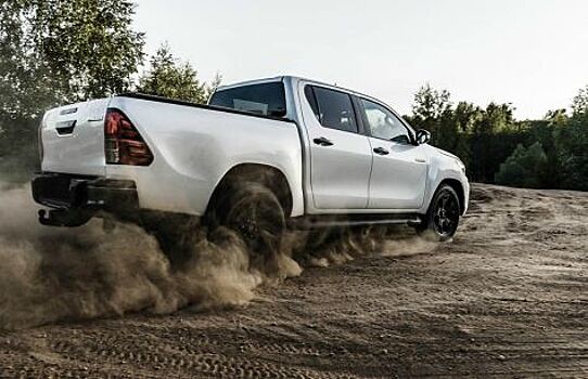 Представлен «доработанный» Toyota Hilux