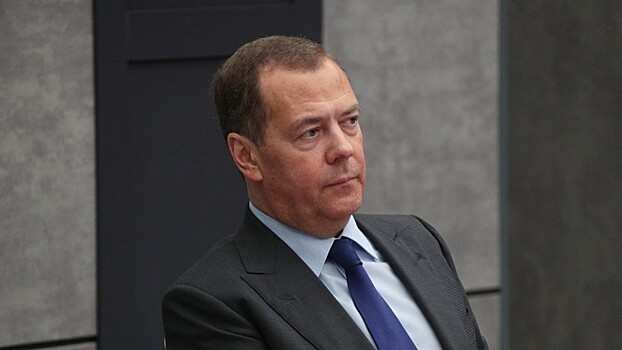 Медведев: Украине нужно отказаться от Киева при уступках территорий