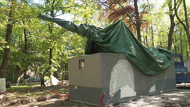 На улицах Лукашова и Карташёва благоустраивают мемориальные комплексы