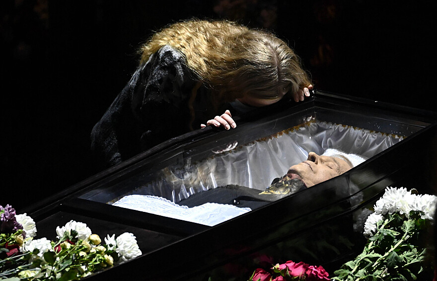 Театральный режиссер будет похоронен во Львове, гроб с его телом отправят на родину 21 ноября.