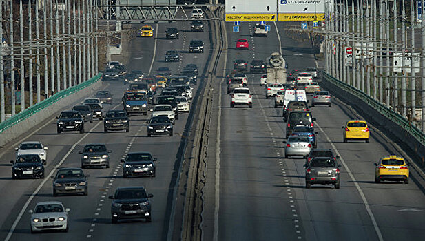 ЦОДД попросил водителей отказаться от поездок в центр Москвы 25 апреля