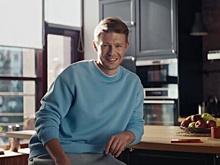 Никита Ефремов поделился секретом удачного свидания в новой рекламе МТС