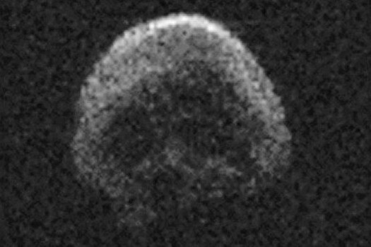 К Земле летит "комета смерти" в форме черепа