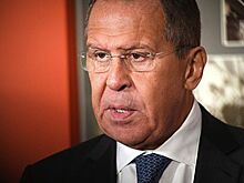 Лавров сделал секретарше необычный подарок