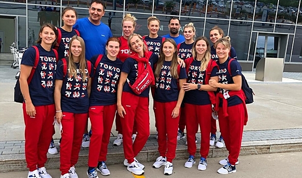 Российские ватерполистки с волгоградским тренером добрались до Токио