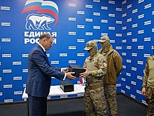 Донские депутаты передали тепловизоры бойцам в зоне СВО