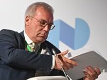 Меркель: РФ достигла прогресса, но этого недостаточно для отмены санкций