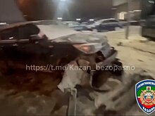 В Казани водитель сбил пешехода и врезался в столб электроосвещения