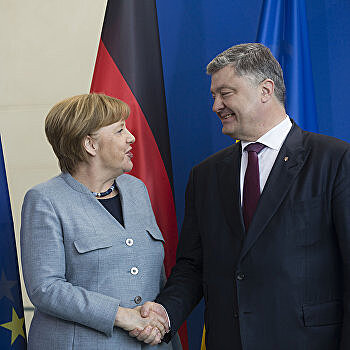 Меркель пригласила Порошенко в Германию в апреле