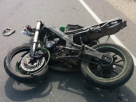 В Тверской области молодой мотоциклист попал в реанимацию после лобового столкновения с иномаркой