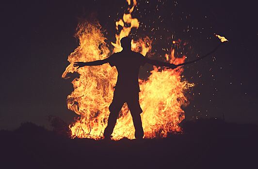 На жителе Ижевска при проведении огневых работ загорелась одежда