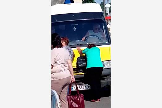 На Украине умерла пытавшаяся спасти сына от мобилизации женщина