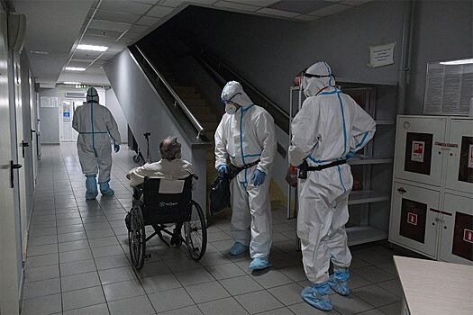 В России растет число случаев COVID-19: оно снова превышает 10 000