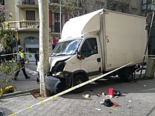 Грузовик протаранил толпу в Барселоне