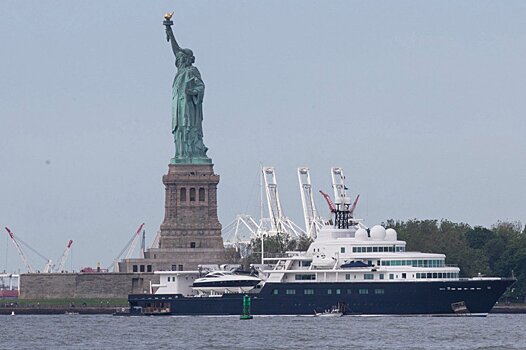 Миллиардер закрыл "свободу и справедливость" в США своей яхтой