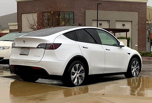 Tesla Model Y с двумя моторами сняли на видео