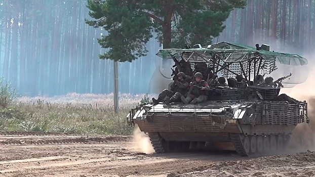 Опубликованы самые зрелищные кадры учений «Запад-2025»