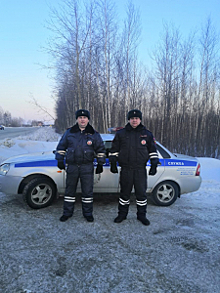 Госавтоинспекторы Югры пришли на помощь замерзающему водителю в Нижневартовском районе