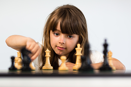 Глава Ингушетии проиграл в шахматы 11-летней школьнице