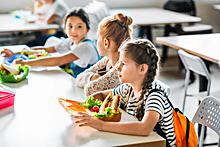 Российским родителям рассказали об ошибках в режиме питания школьников