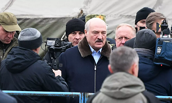 «Будем делать, как вы пожелаете»: Лукашенко поддержал мигрантов