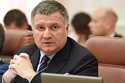 Аваков приструнил Олланда за его позицию по Донбассу