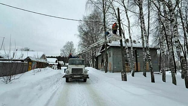 Ежедневно в Кирове рабочие бригады обрабатывают от 10 заявок на замену уличных светильников