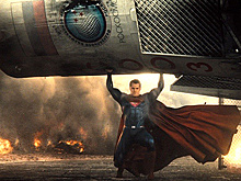 Warner Bros. опубликовала синопсис «Бэтмена против Супермена»