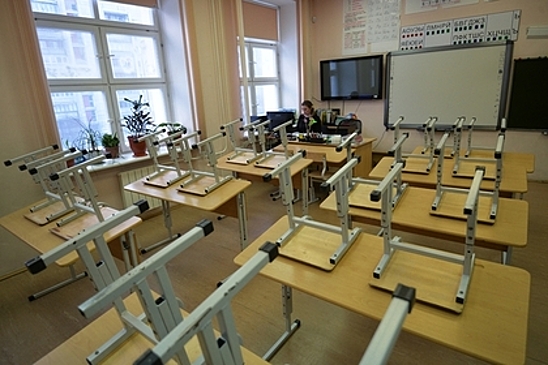 Россияне встали на защиту завуча школы после голодной смерти ученицы