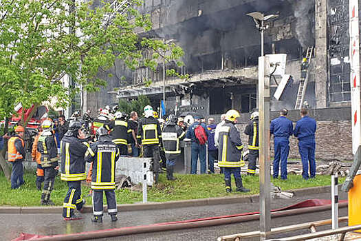 МЧС: как минимум двое пострадали при пожаре в бизнес-центре "Сетунь Плаза"