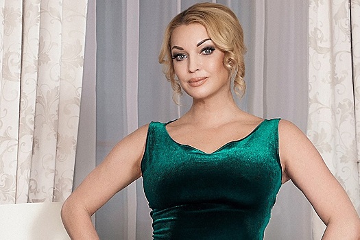 Без штанов и в шубе: Волочкова шокировала клиентов элитного спа-отеля