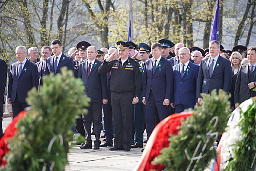 Командующий Балтийским флотом принял участие в памятных мероприятиях, посвященных 79-й годовщине взятия Кенигсберга
