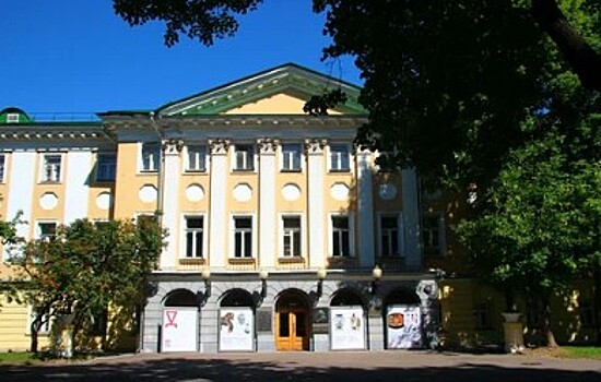 Куряне могут бесплатно посетить музей декоративного искусства в Москве